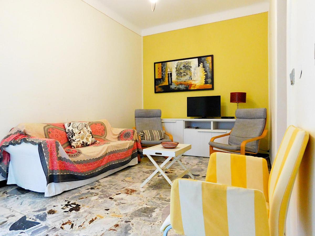 Villa Unifamiliare Con Posto Auto! 莱万托 外观 照片