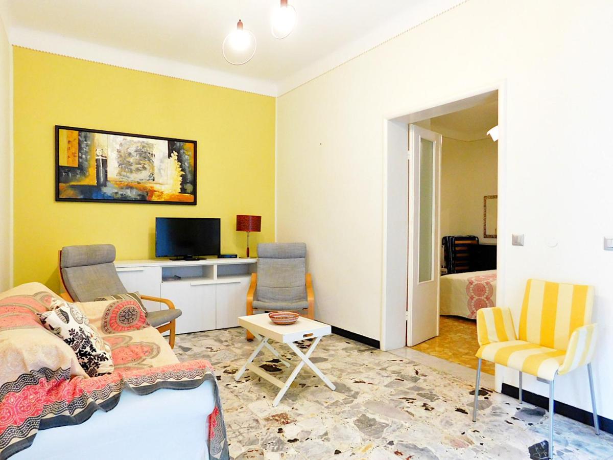 Villa Unifamiliare Con Posto Auto! 莱万托 外观 照片