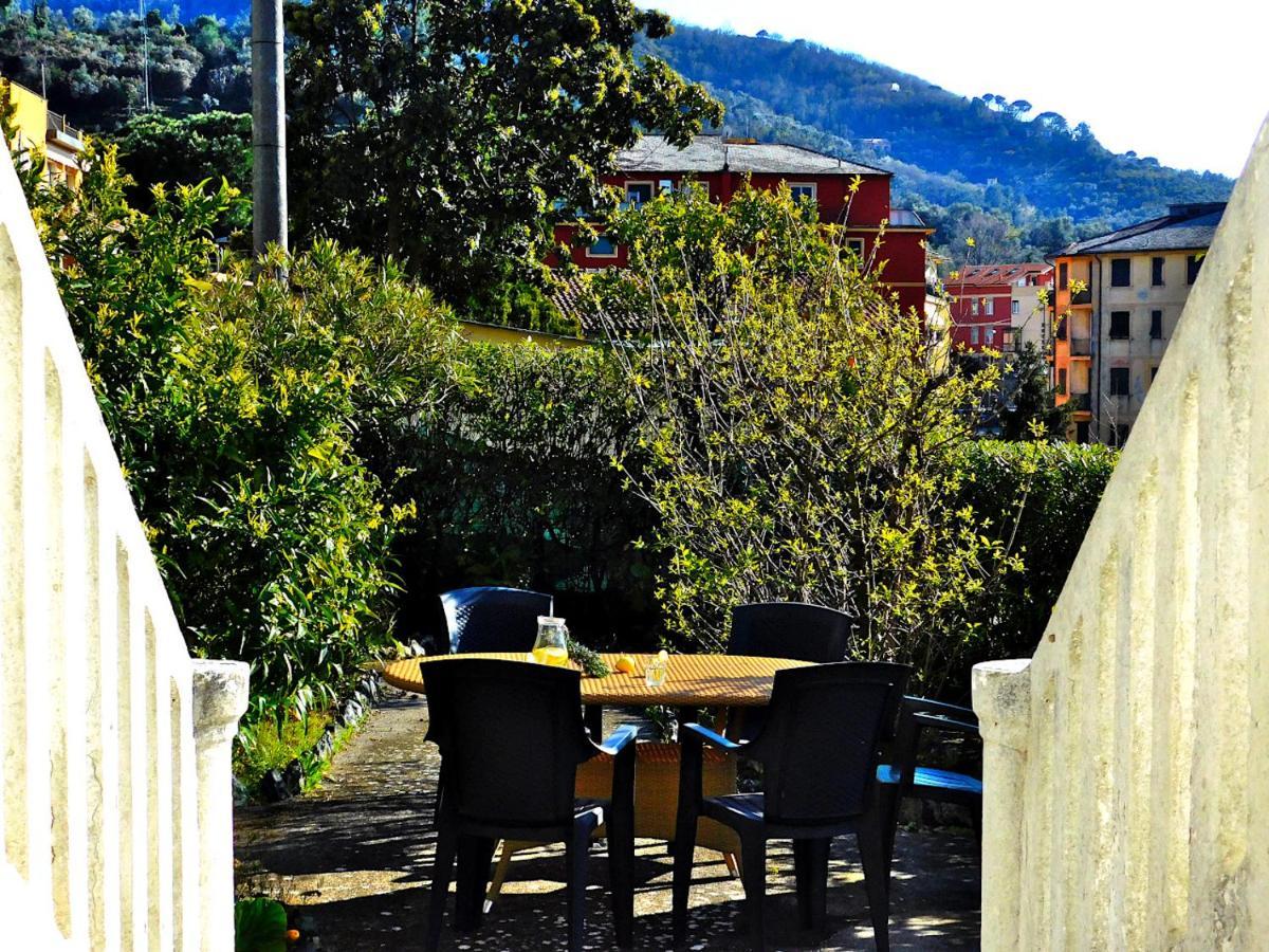 Villa Unifamiliare Con Posto Auto! 莱万托 外观 照片