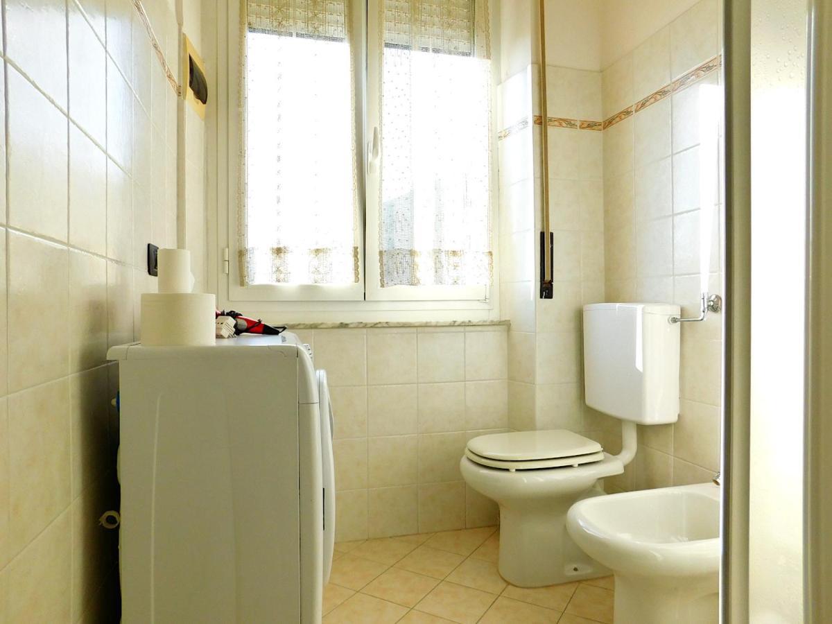Villa Unifamiliare Con Posto Auto! 莱万托 外观 照片