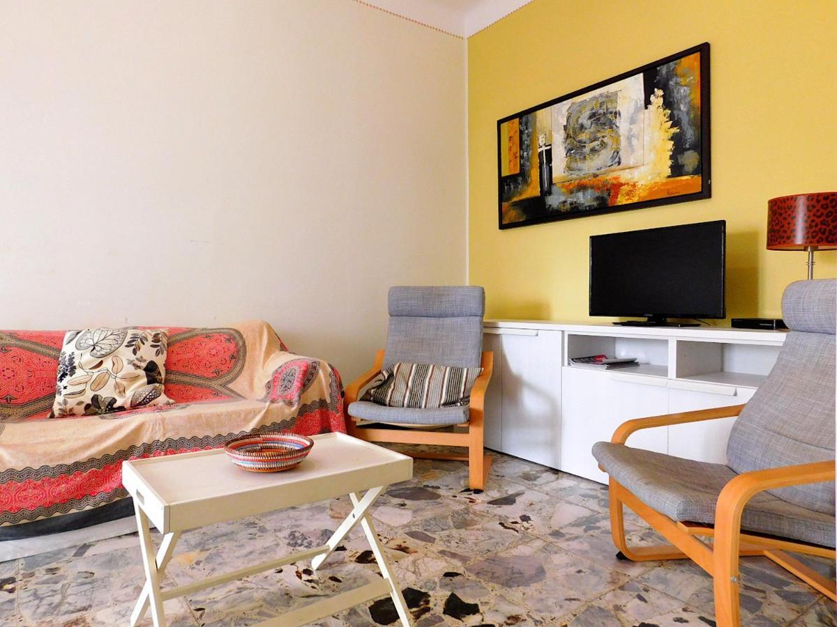 Villa Unifamiliare Con Posto Auto! 莱万托 外观 照片