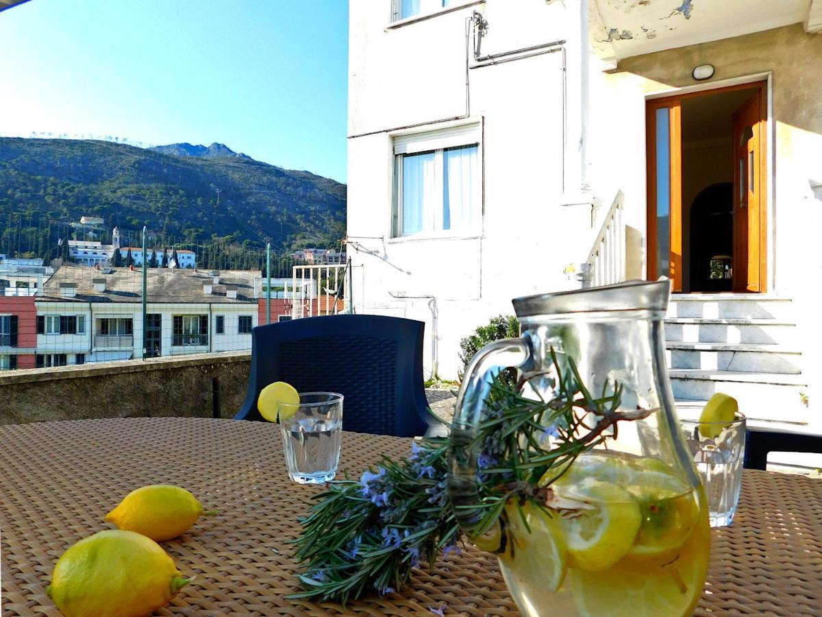 Villa Unifamiliare Con Posto Auto! 莱万托 外观 照片