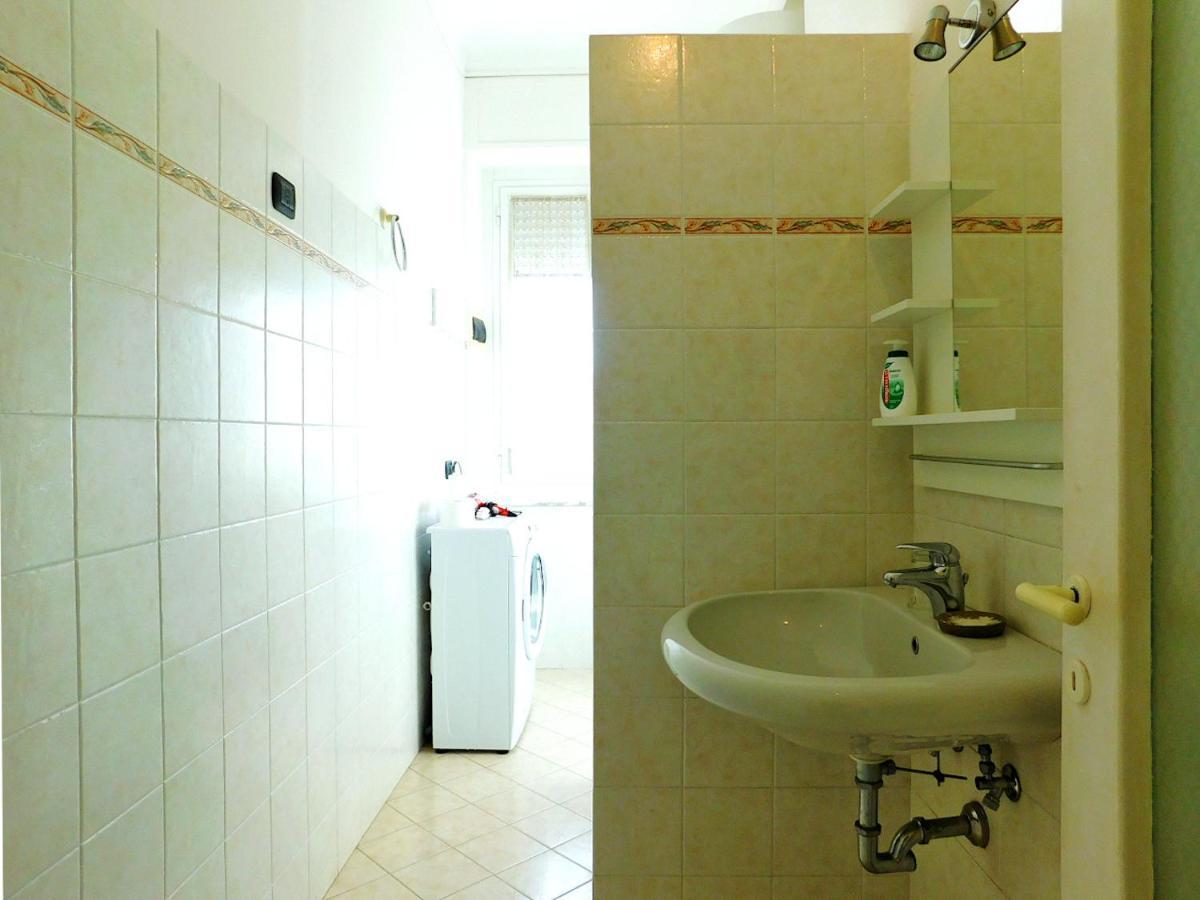 Villa Unifamiliare Con Posto Auto! 莱万托 外观 照片